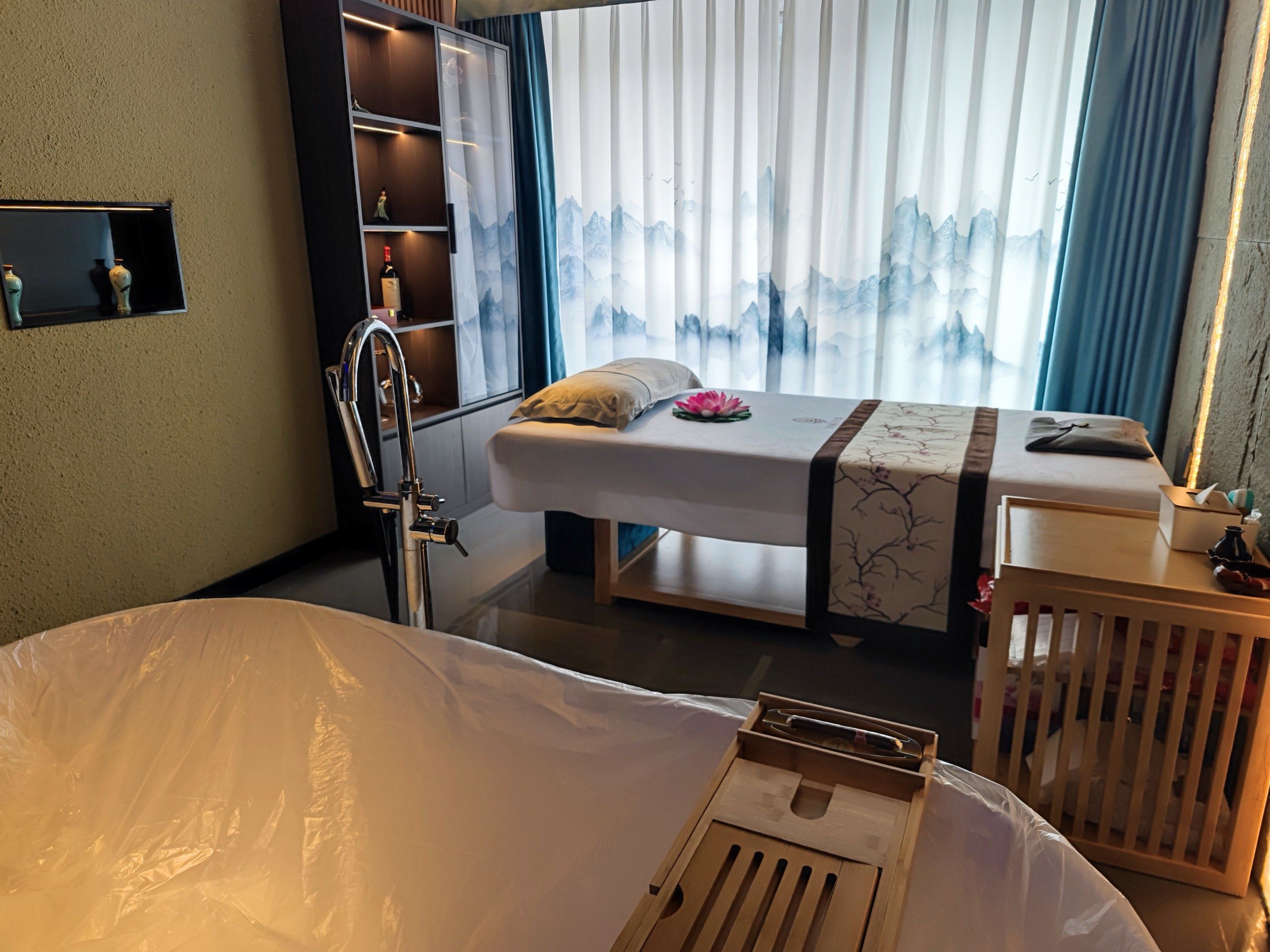 成人水疗养生真的能缓解亚健康吗？——水疗养生的全面解析