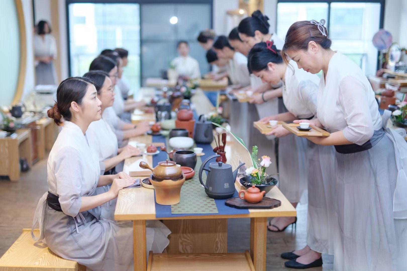 24小时品茶指南,昼夜流转的茶道美学