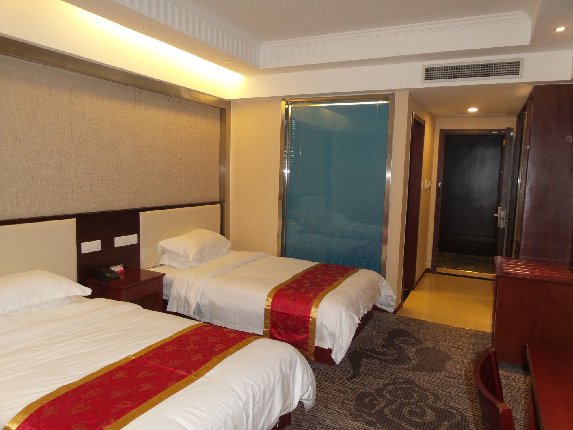 宾馆叫小姐时间策略解析,夜间服务高峰时段对比