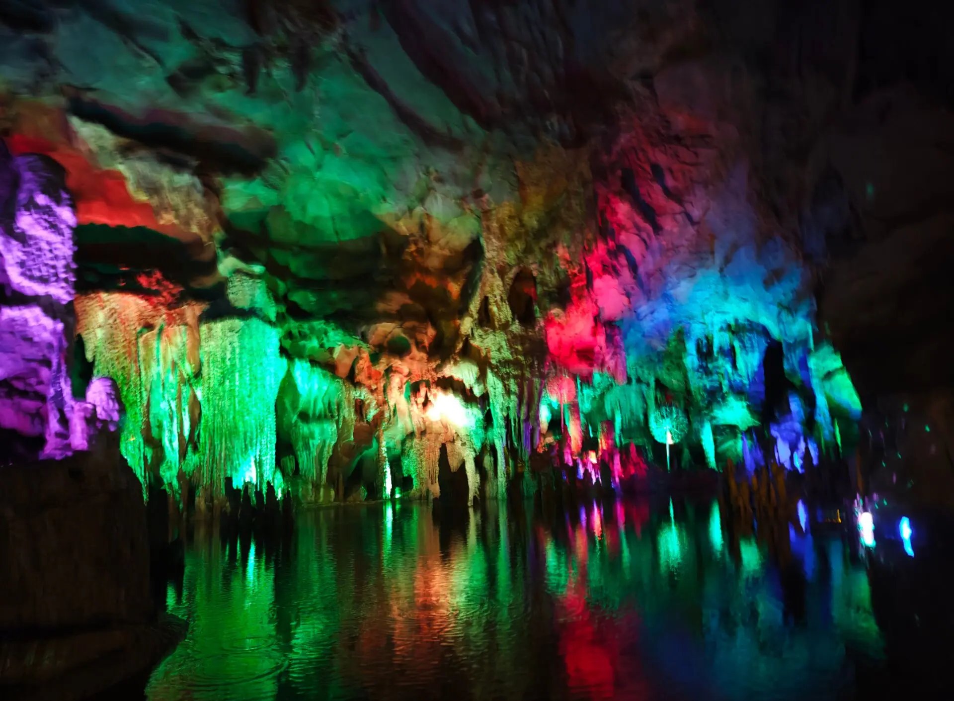 看点新闻：全国凤楼网站到底哪家靠谱