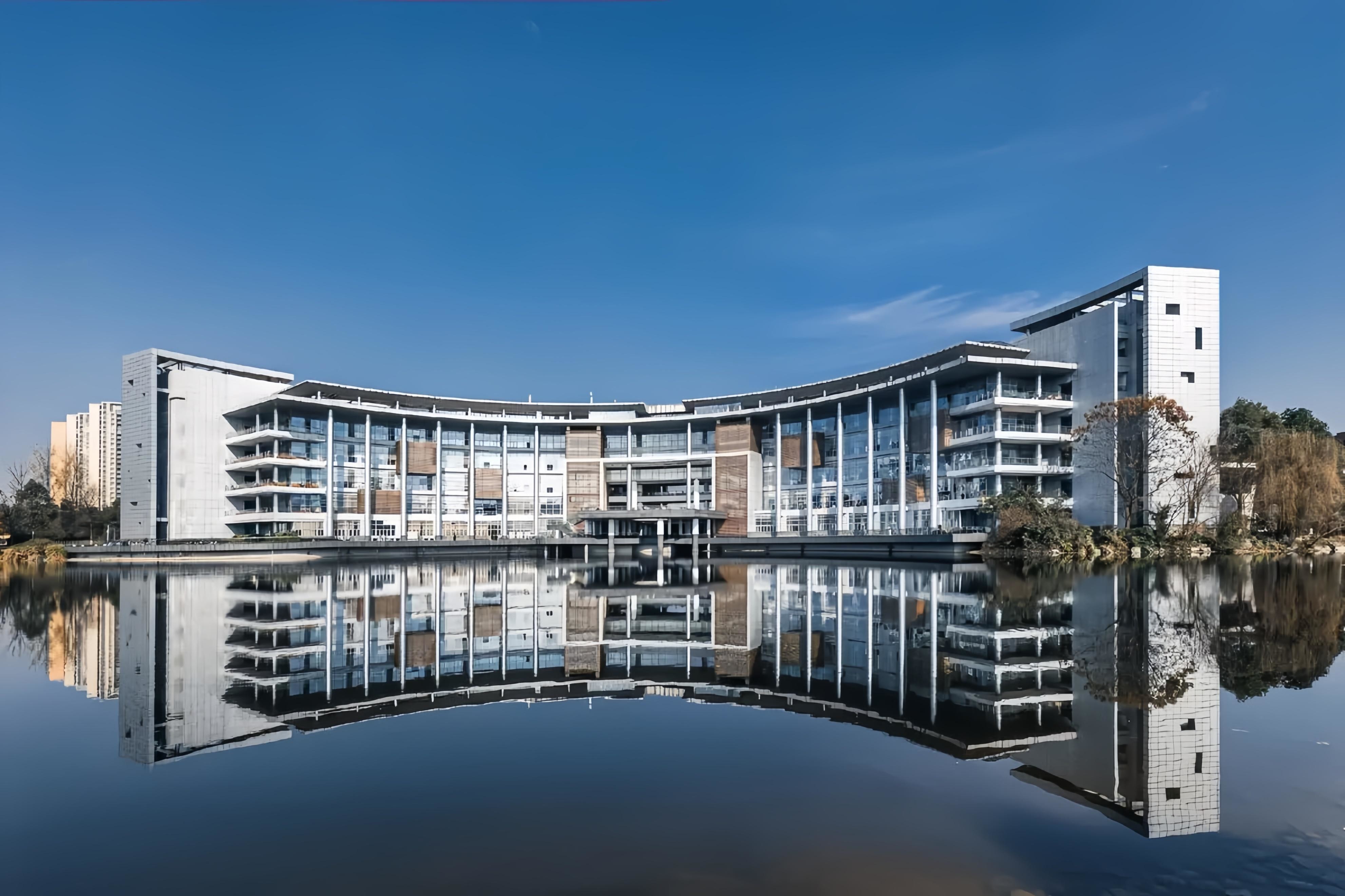 3公里内的200元生存法则——解码高校周边学生经济的隐秘逻辑