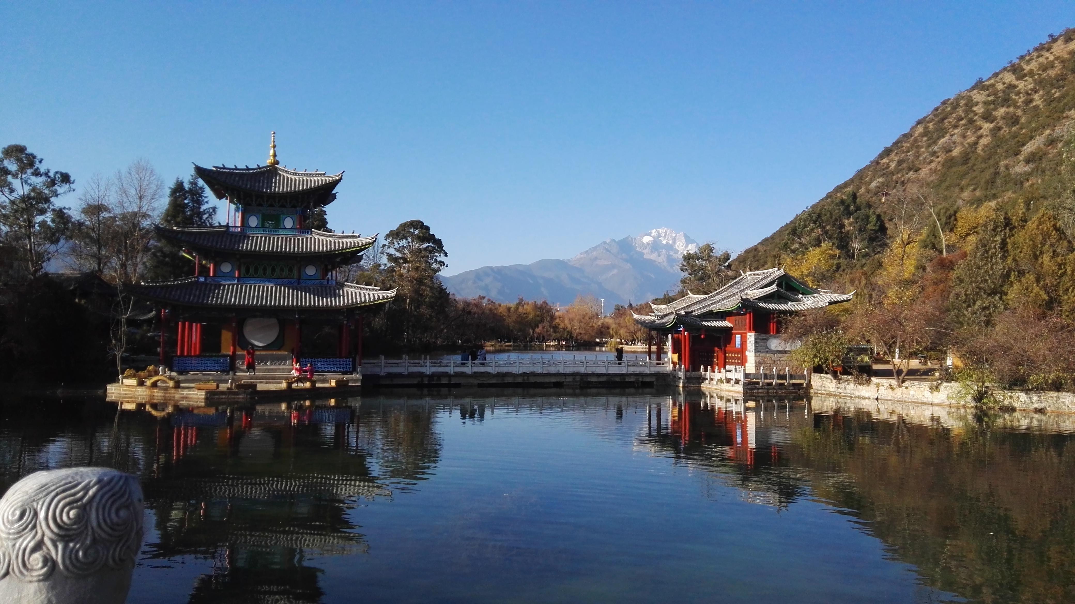 在丽江古城如何认识新朋友？