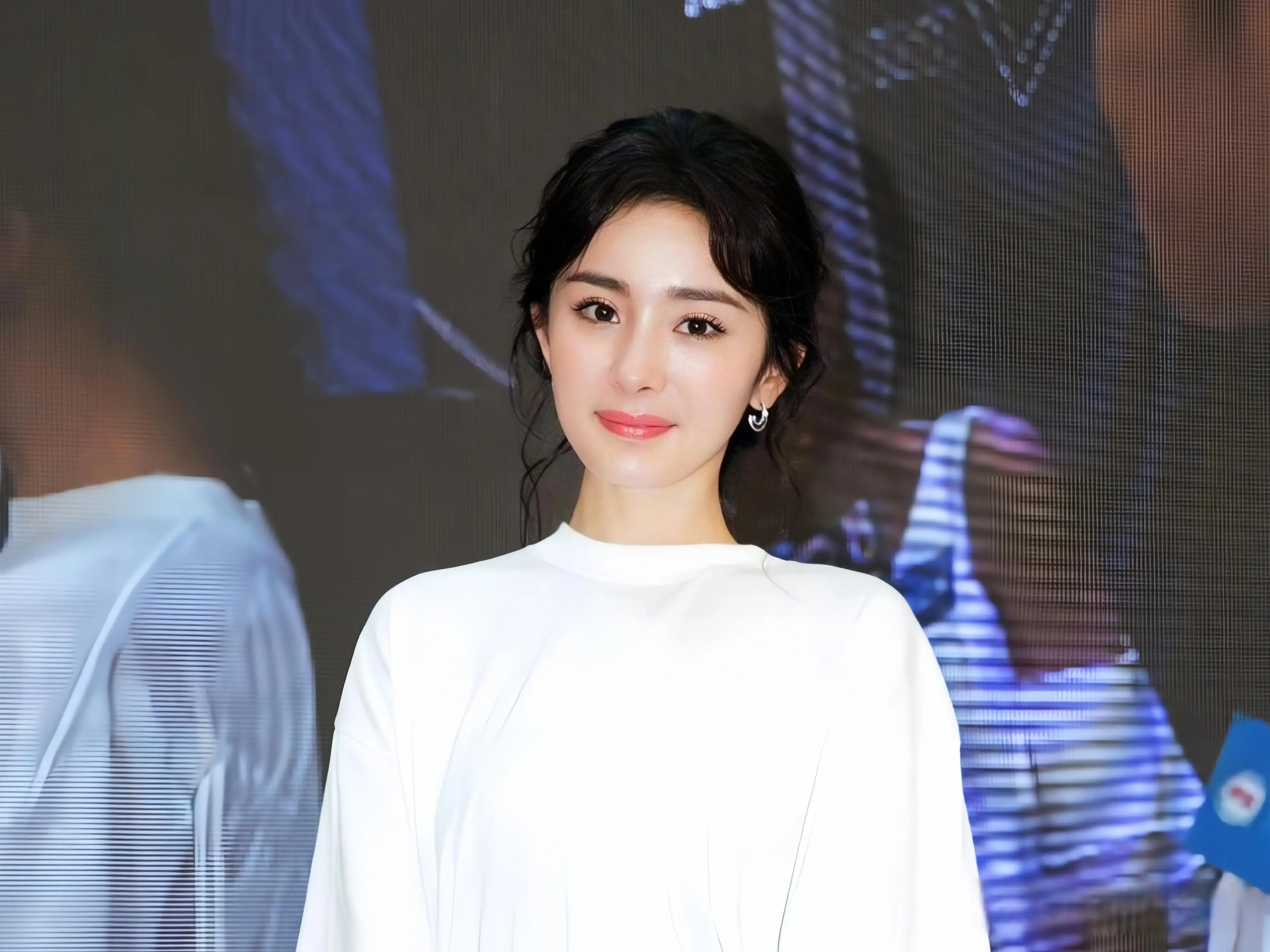 值得关注的新闻大事件：性感美女被后入：安全指南与自我保护实用技巧