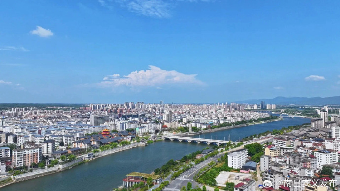 咸阳夜巷百元生存指南：从胃袋到灵魂的市井经济学