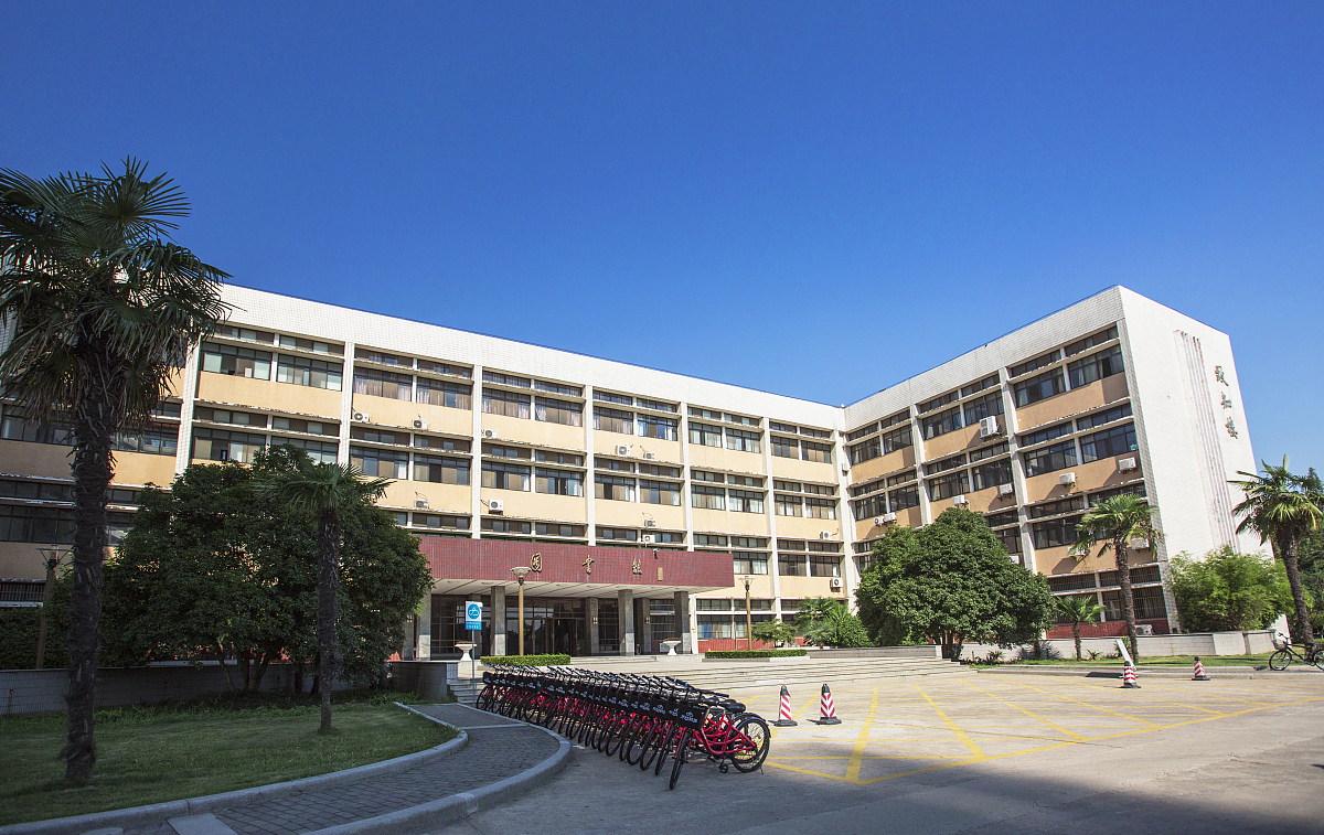 知情者透露：赣州卫校的女孩怎么联系到正规的学校社团参加活动