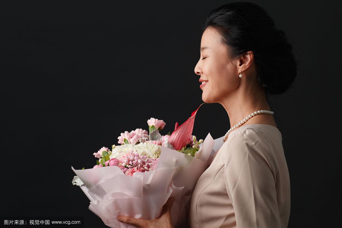 怎样高效结识附近的单身异性_3大社交策略提升90%成功率