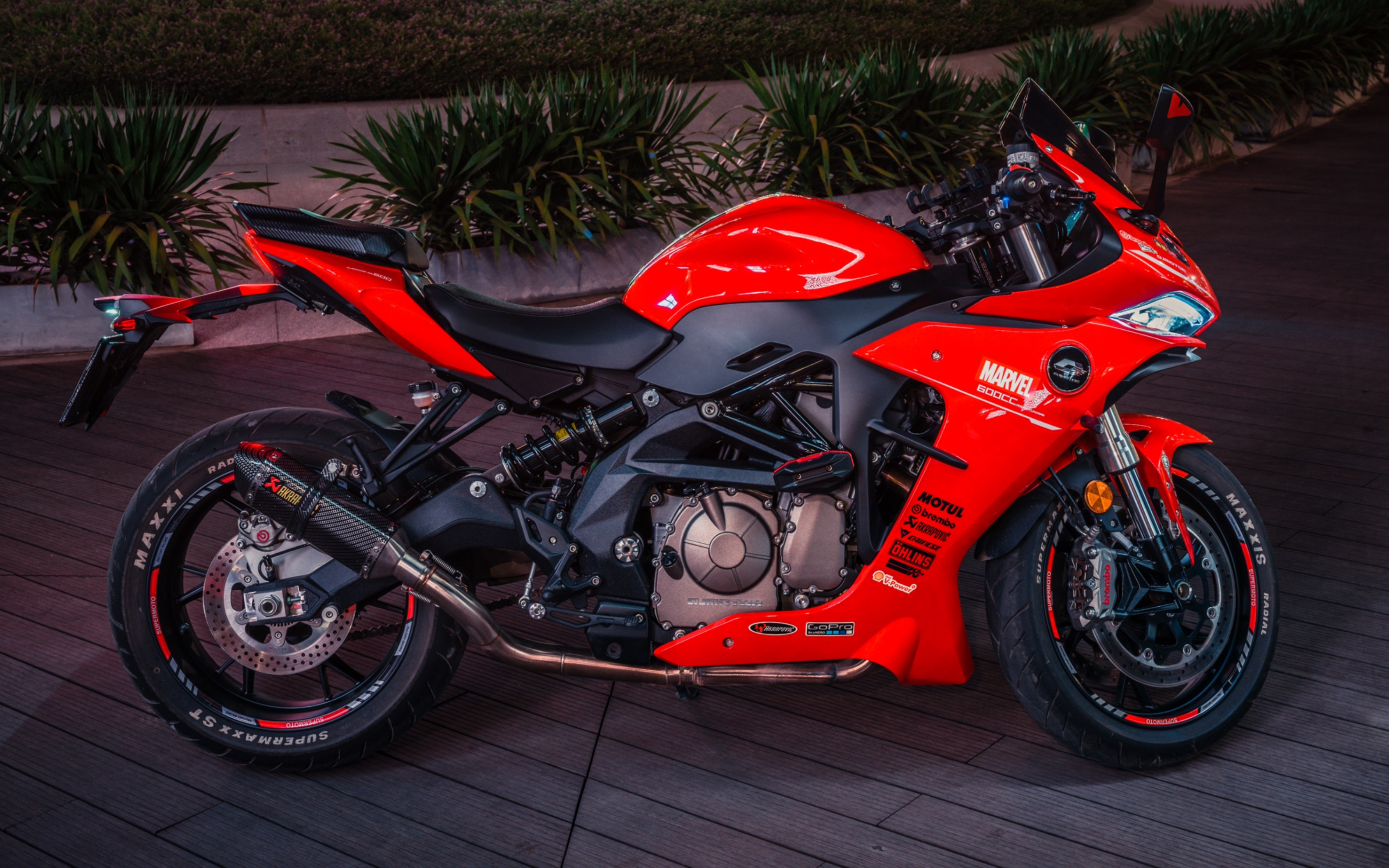 俄罗斯小妹快餐600块，跨国餐饮现象的经济与文化视角解析