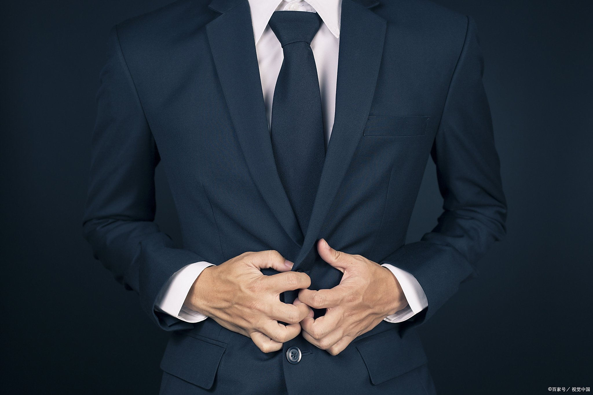 今日热点：论熟女_情感与职场新定位_如何通过穿搭与心态实现自我价值的秘密