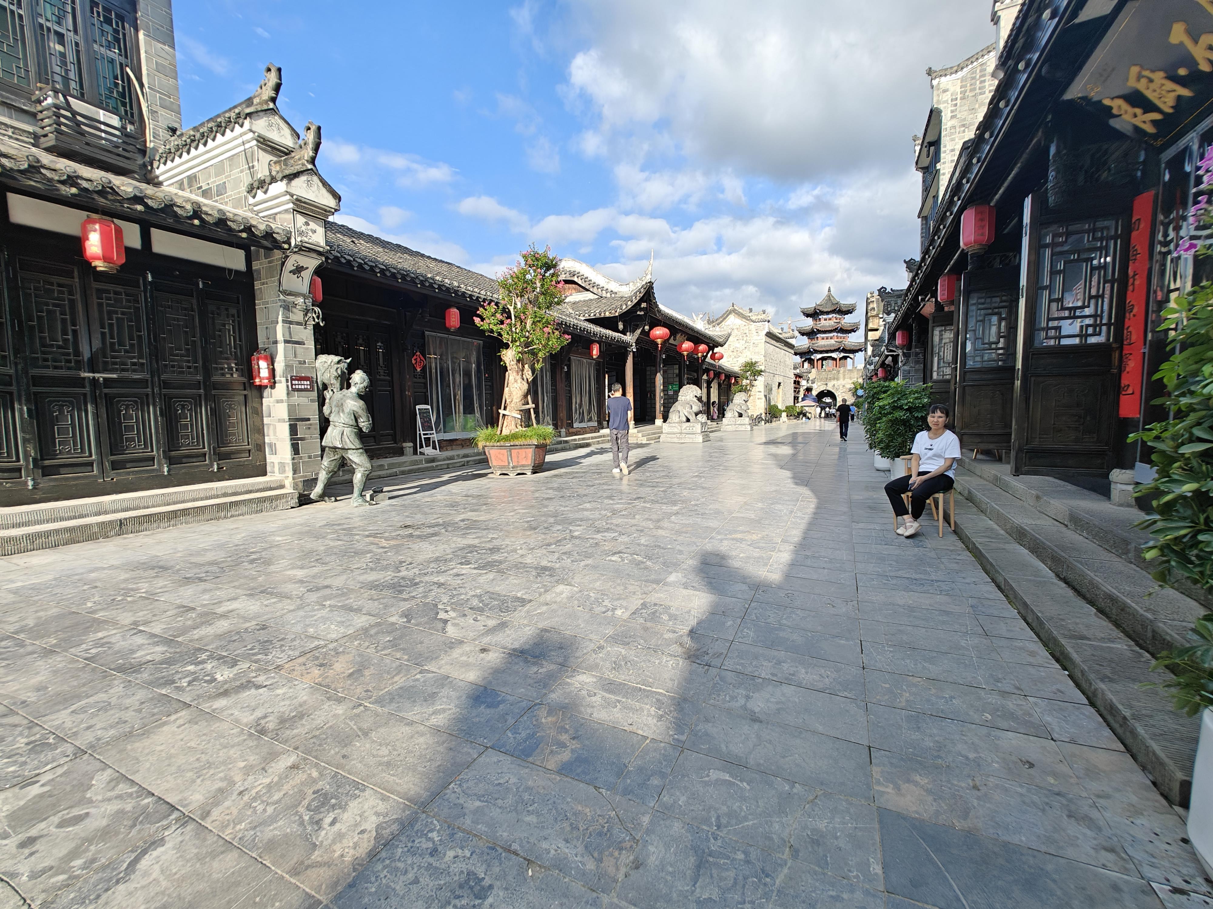 巴南区150一条街叫什么：探寻老街巷的经济密码与市井烟火