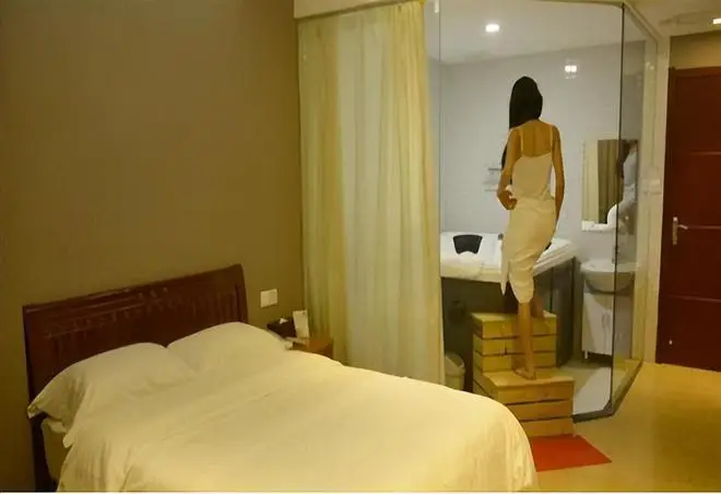 海外动态：嫖娼全套是做那些_法律风险解析_如何避免违法陷阱