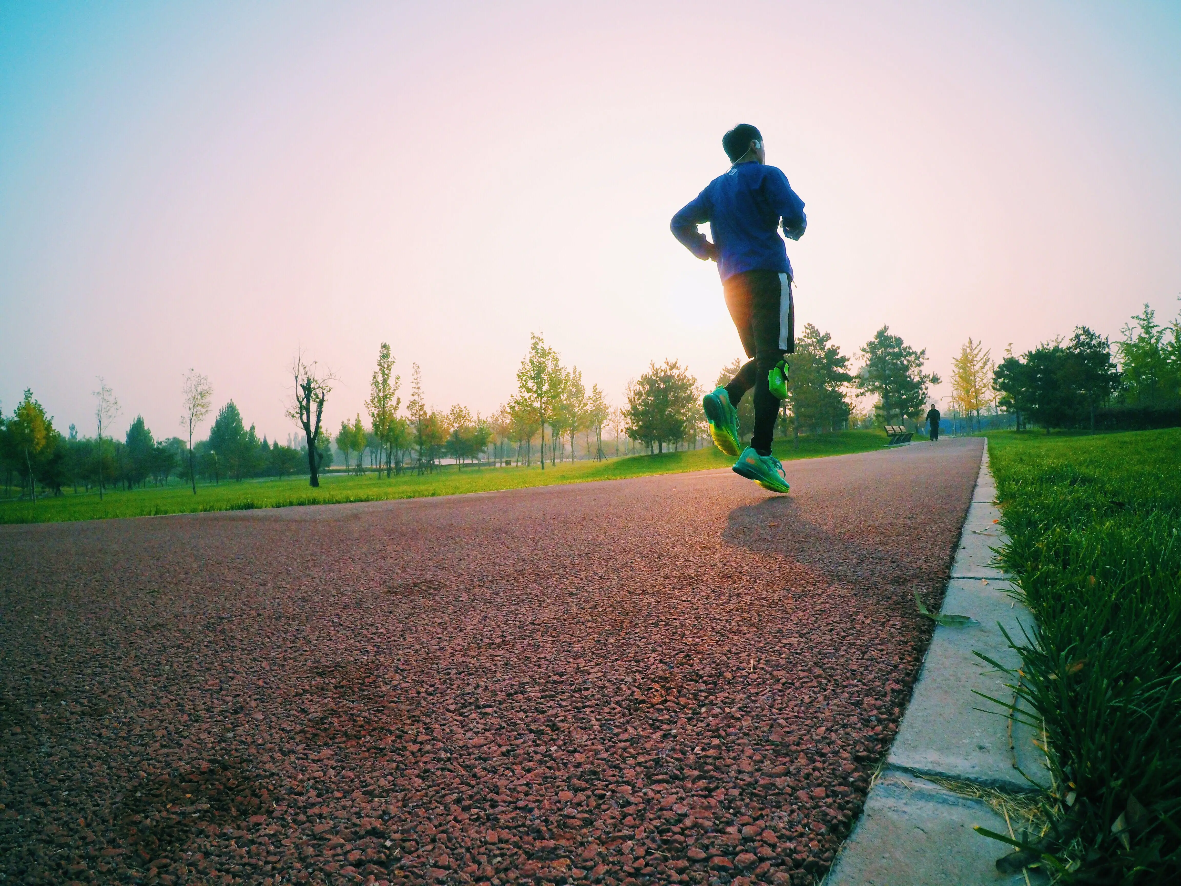 9.1约跑现象解析,为什么城市跑者选择集体晨跑