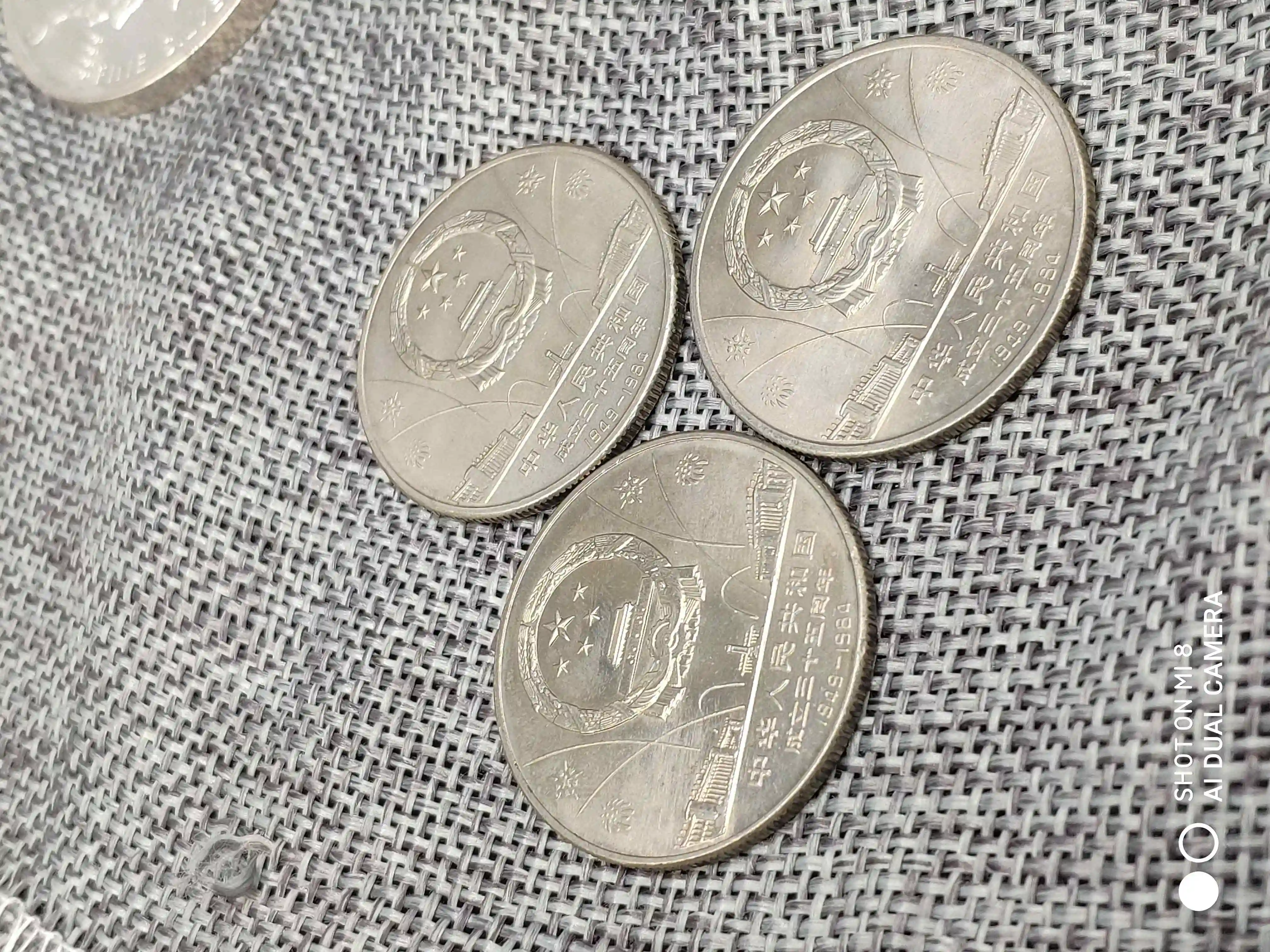 小米10至尊纪念版值不值得买 与标准版区别在哪