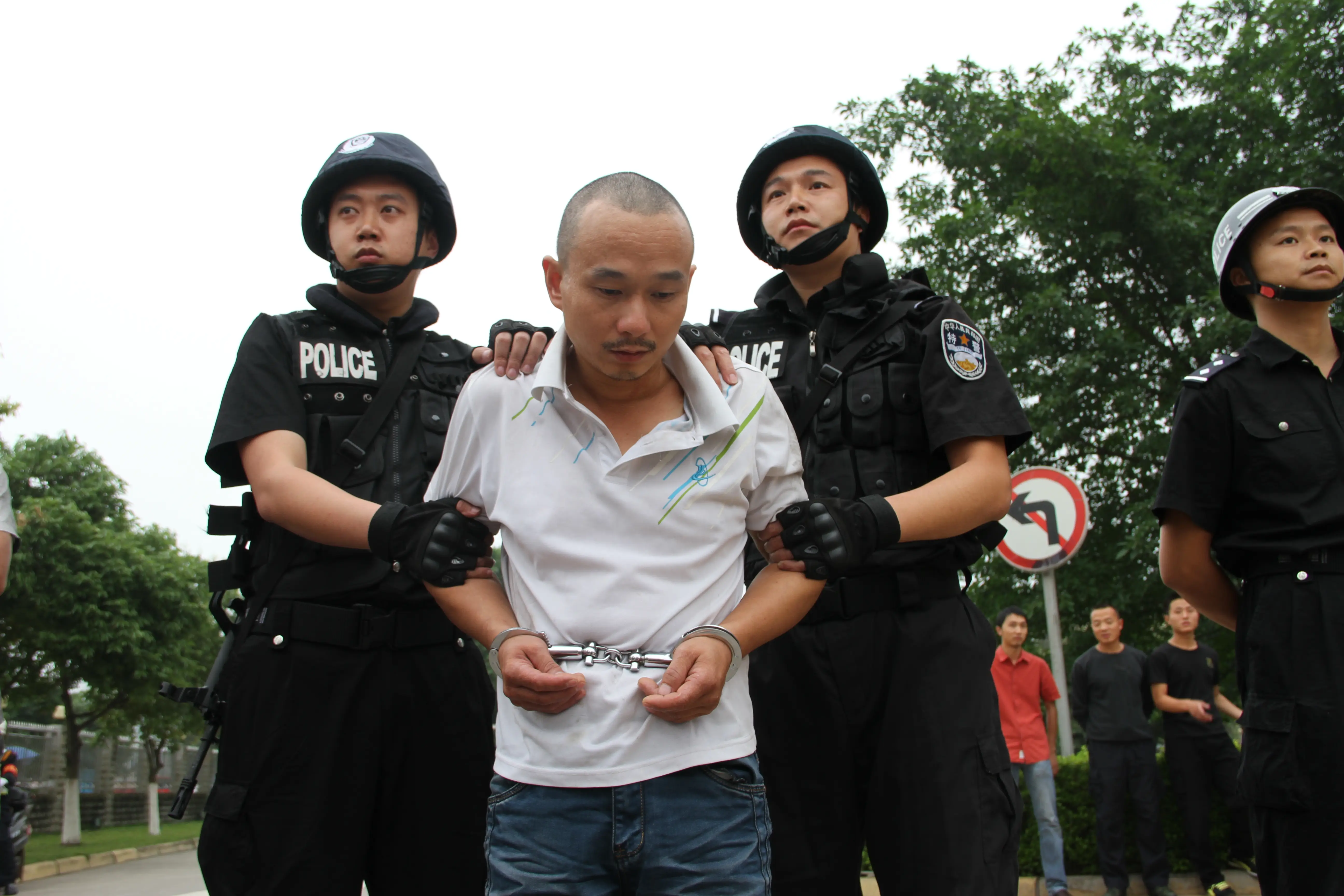 警方透露，一名在逃犯人在！东凤哪个有站街的？一文讲透本地实际状况与理性提醒