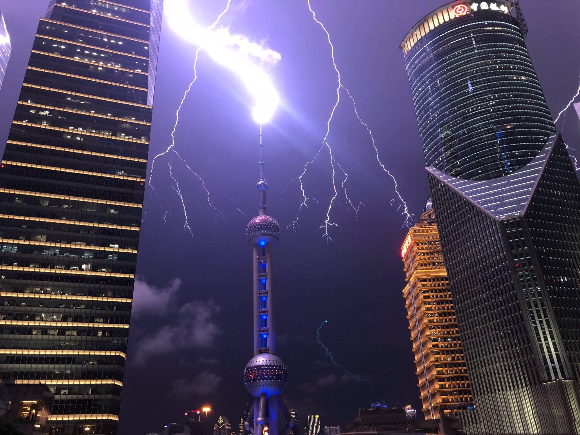 最新研究数据显示：渭南晚上去哪儿找姑娘？夜生活达人的私藏推荐与避雷指南