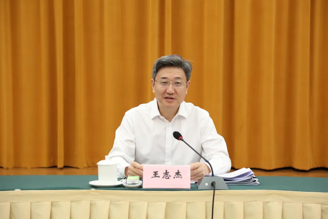 赣州女人找鸭子是在上面还是下面