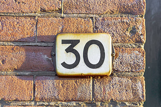 如何避开高价差旅费？全国茶楼比价系统省30%预算