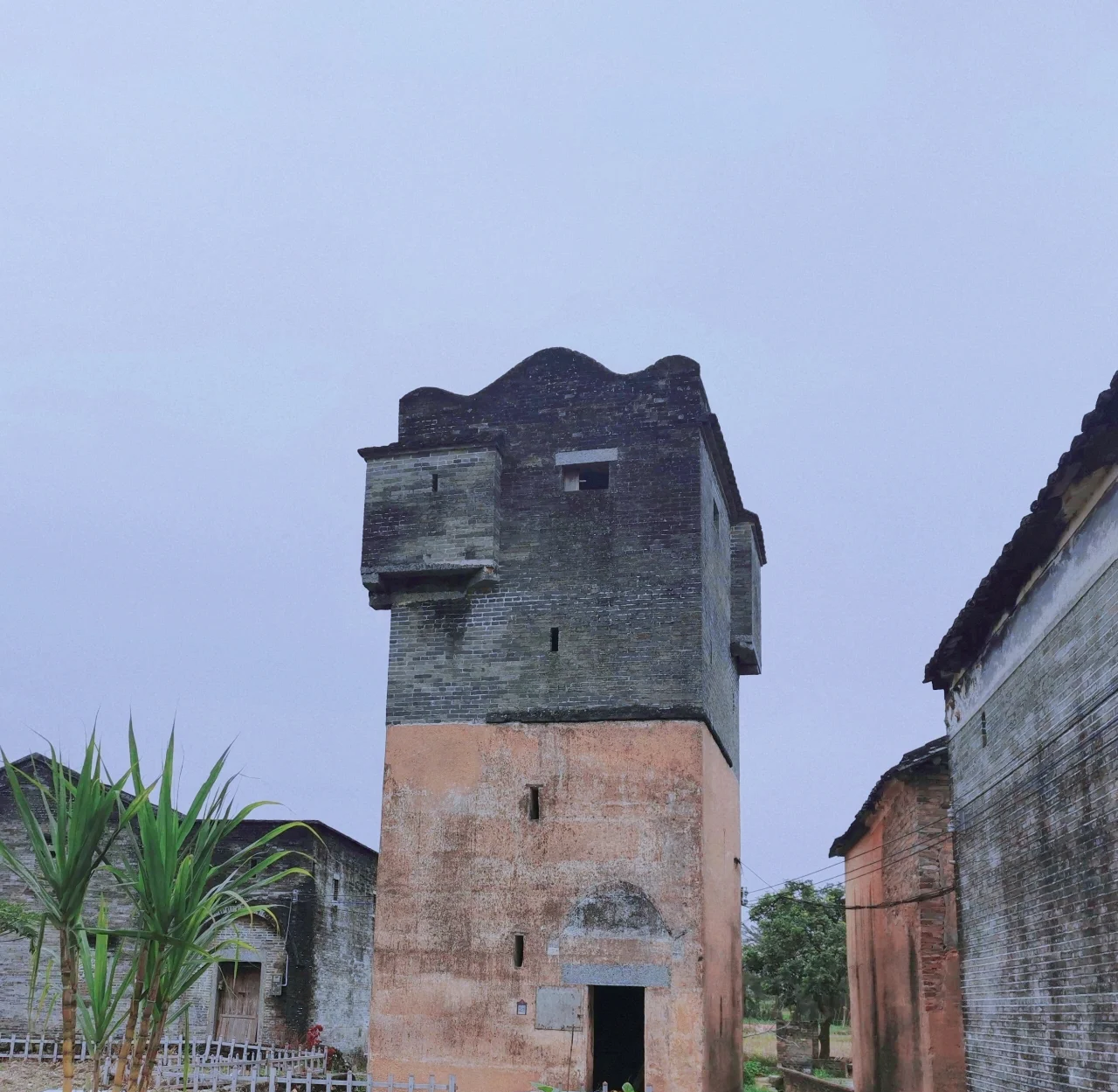 兰州火车站小炮楼的前世今生与市井烟火的起源与演变