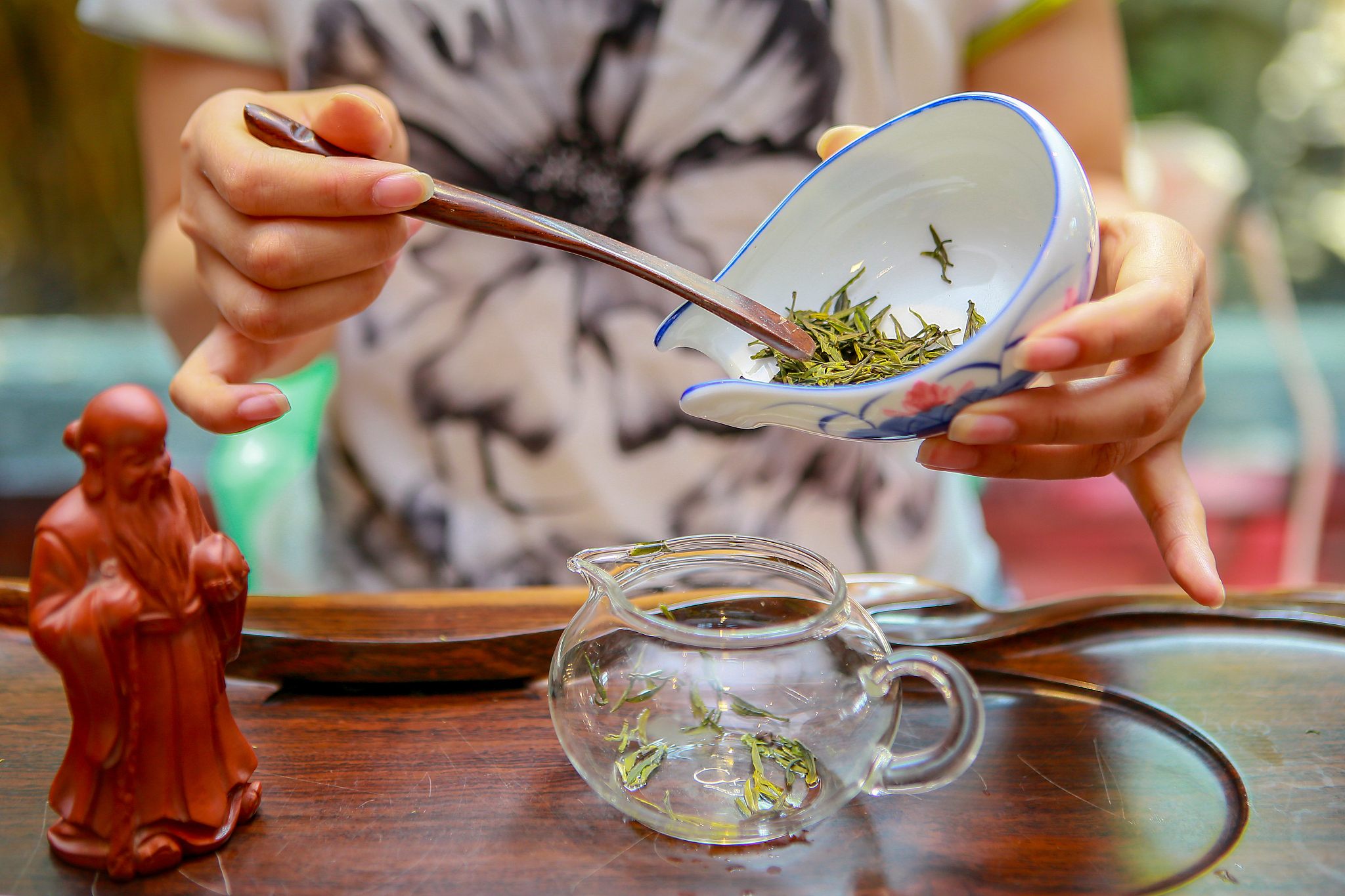 南宁上门茶：当茶艺师敲开你家门的那个下午