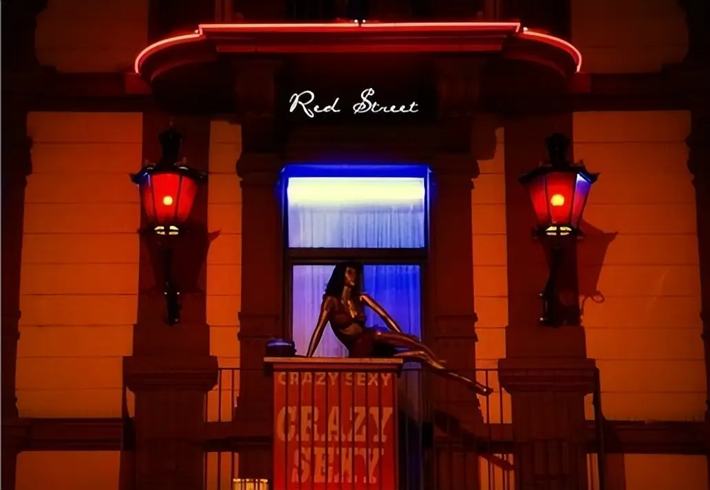 根据权威消息显示：东莞红灯区一条街叫什么