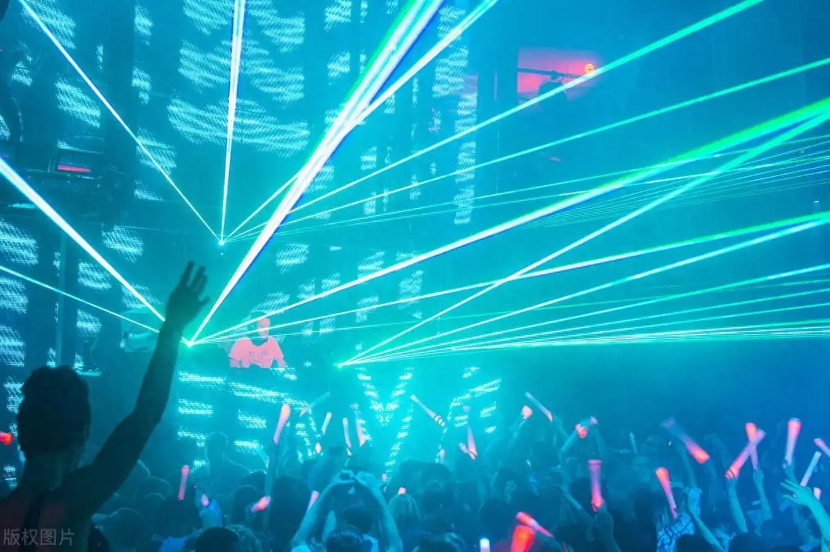 武汉夜场szsn的沉浸式体验，揭秘城市夜生活的多层次魅力