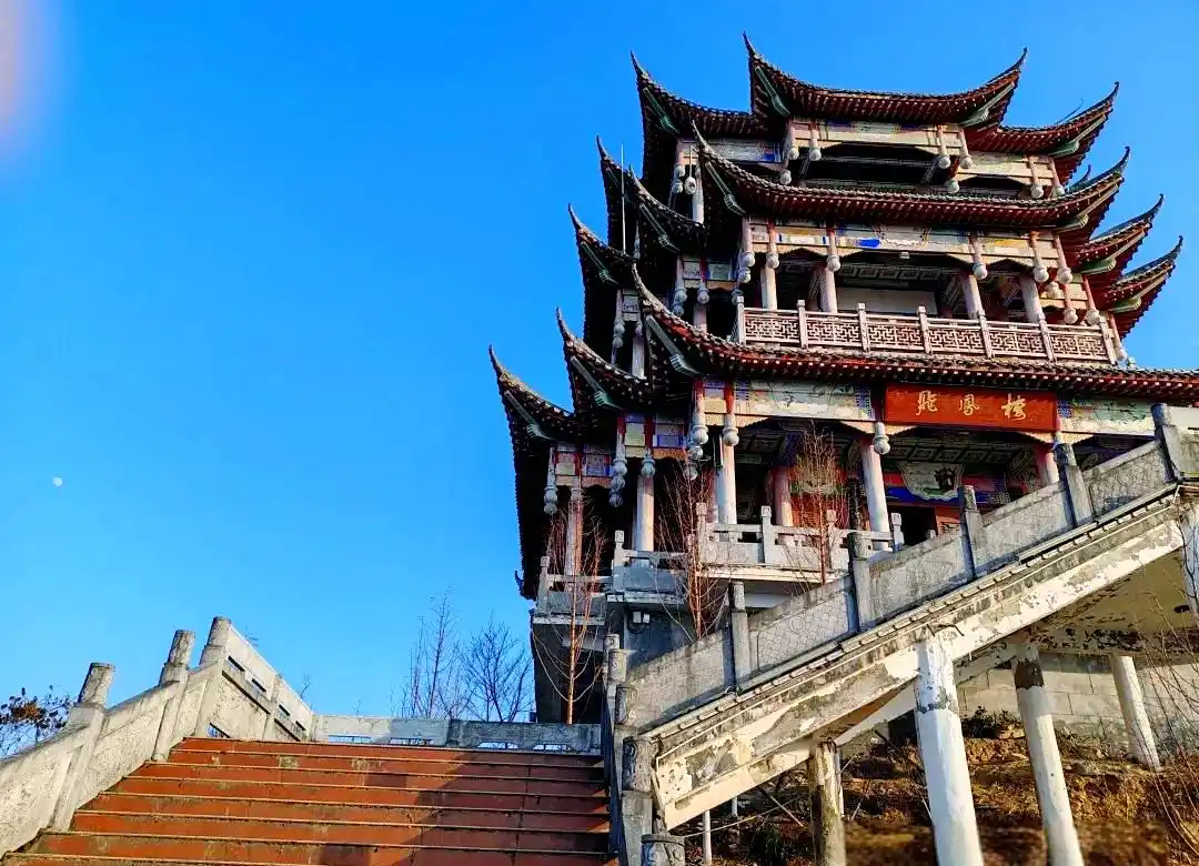 外围凤楼为何屡禁不止？_起底灰色产业链与3大法律风险