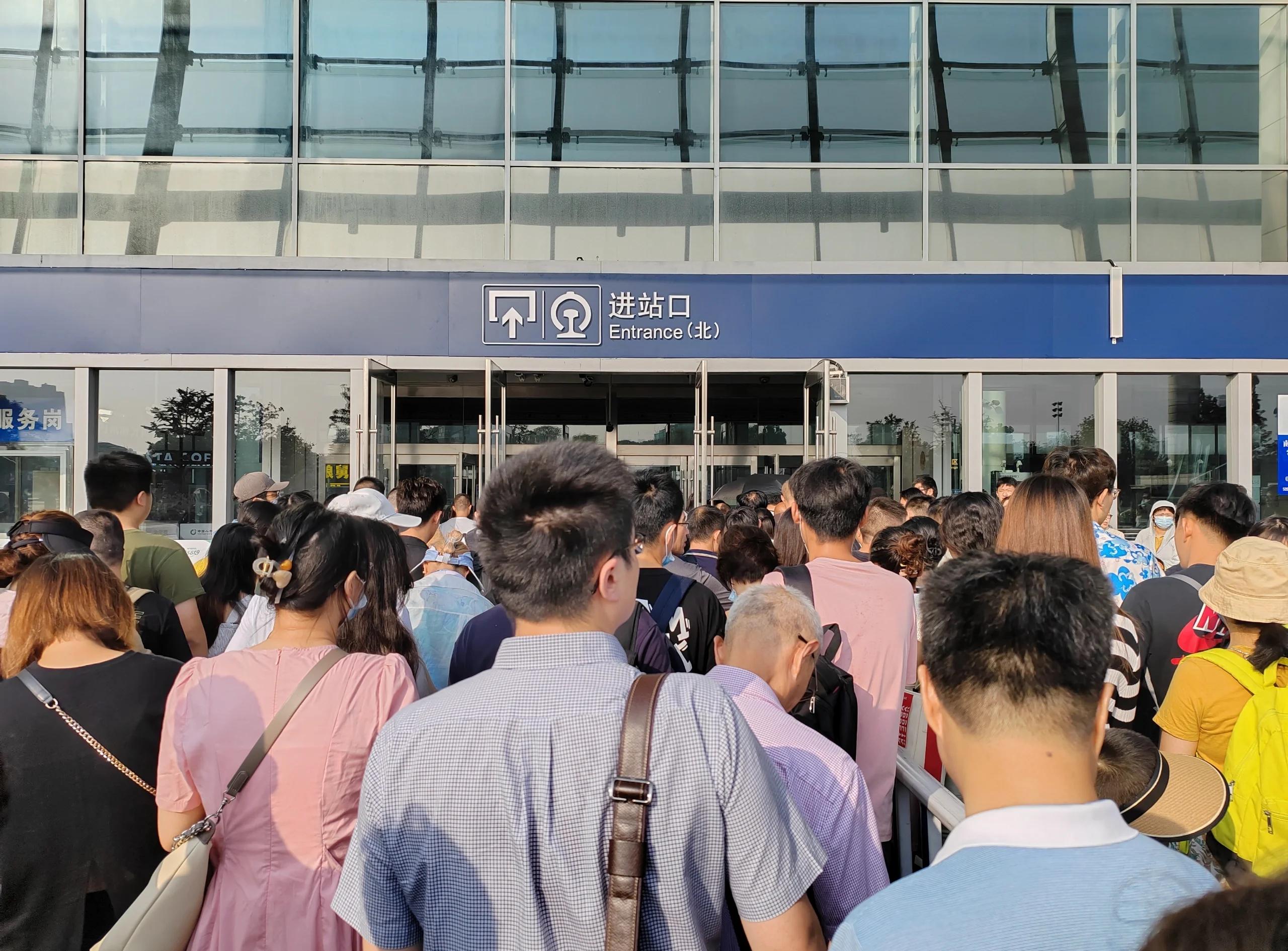 郑州火车站最新动态揭秘，带你了解那些鲜为人知的秘密