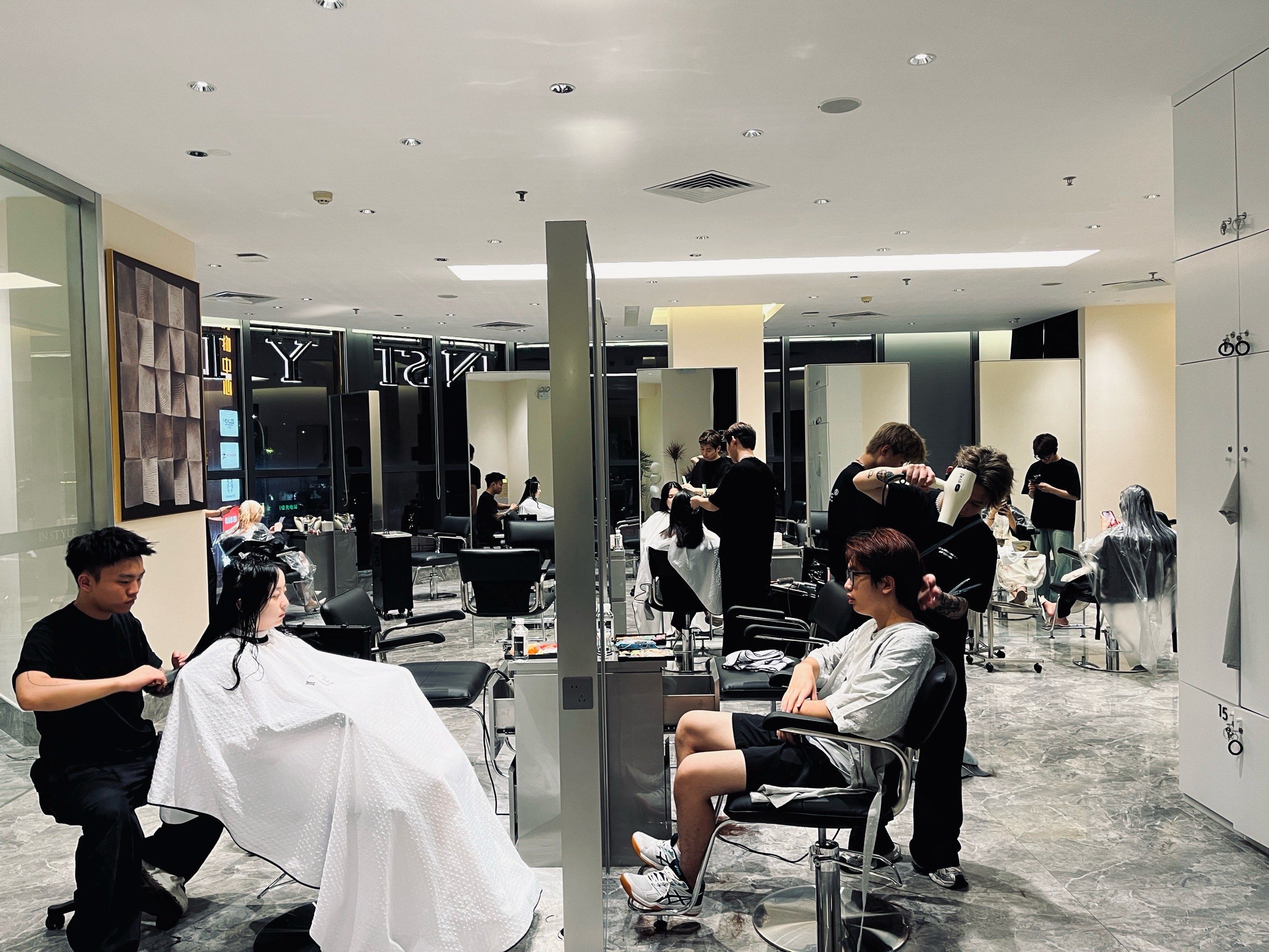 洗吹做快餐模式：传统美发店的绝地反击战