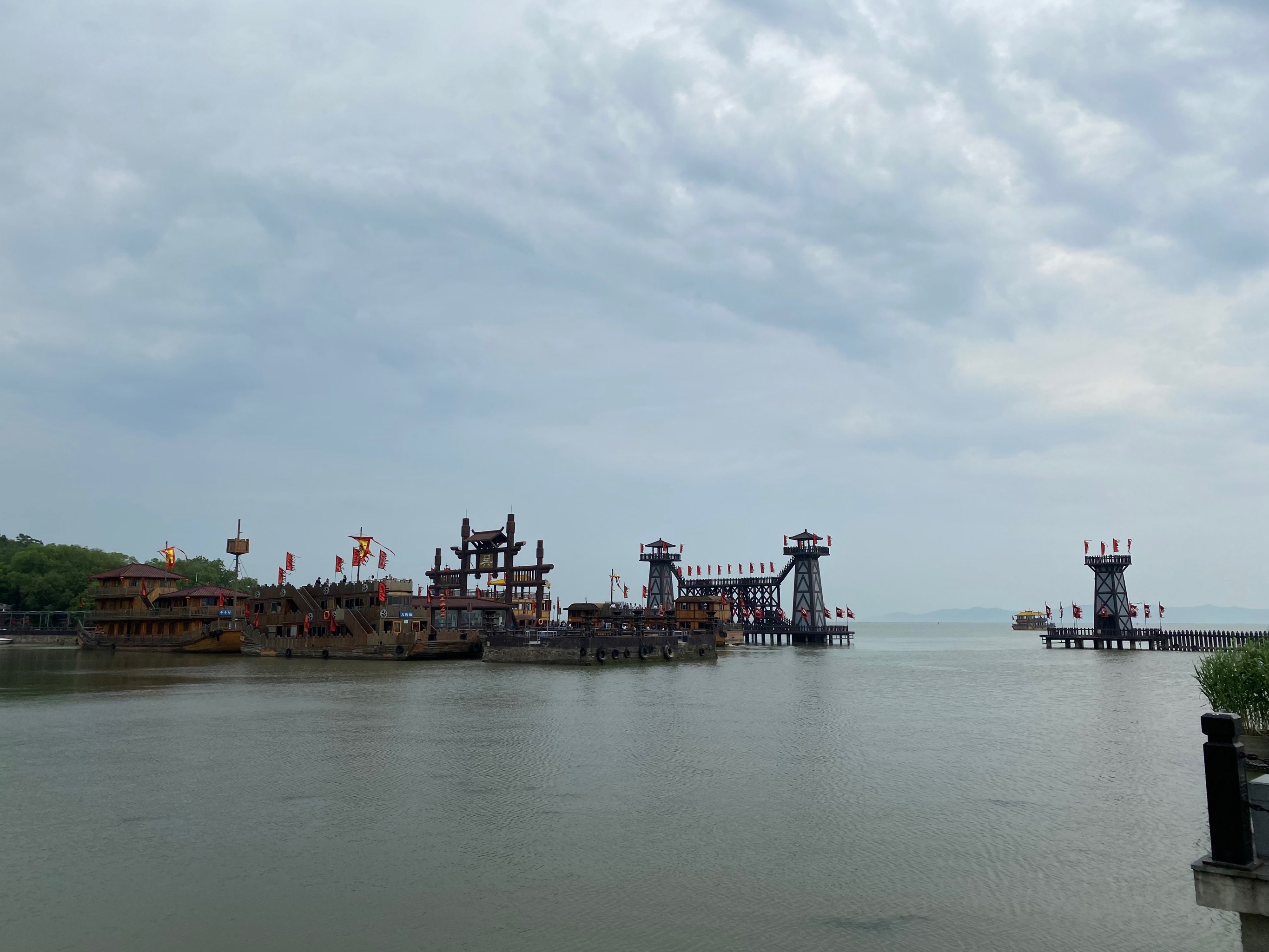 看点新闻：泻火快餐达人城边郊区牛仔裤 高效省钱攻略全解析