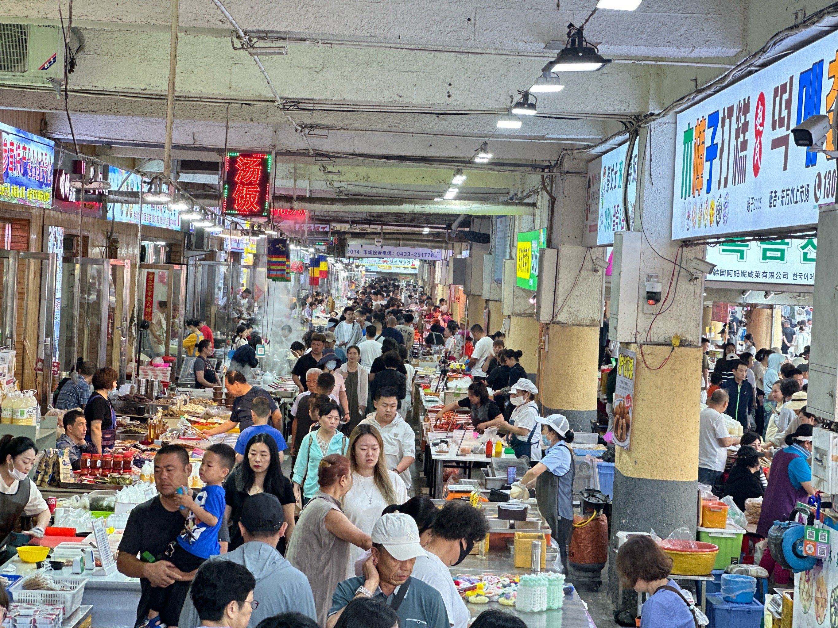 公园阿姨快餐现象深度解析：市井烟火中的生存智慧揭秘